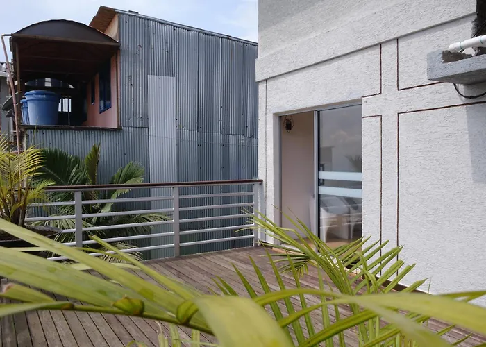 Three House BoutiqueHostal